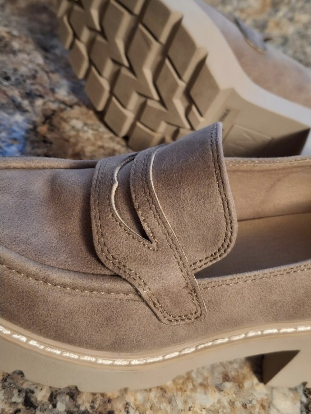 ❌️MARKDOWN!!! DV Dolce Vita Temecula Platform {Penny} Loafers Mushroom Suede - Picture 5 of 7